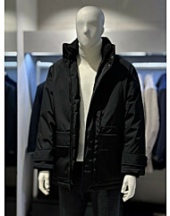 트루젠 (구스다운/단독특가) 블랙 하프기장 쉘파카 디테일 남자 점퍼 1244IH002054