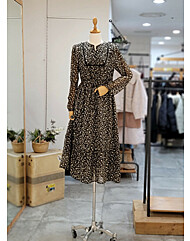 플라워 패턴의 프릴 원피스 T246MOP165W