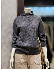 [벨라디터치] V9F4KT22 터들넥 단추 스웨터