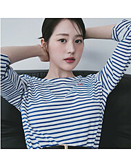  KENNETH LADY  스트라이프 자수 레터링 티셔츠(장다아 착용) EWTSPC0200