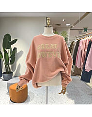 C24K7FTS121_레터링패치 골지맨투맨