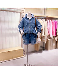 SG2DPF803_힙포켓 자수 포인트 데님 숏팬츠