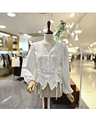 M25F9B109_셔링펀칭 V 블라우스