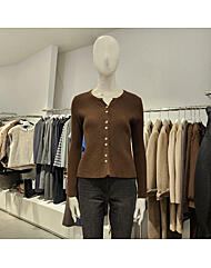 MB4YKNMG04Z_장식단추골지풀오버