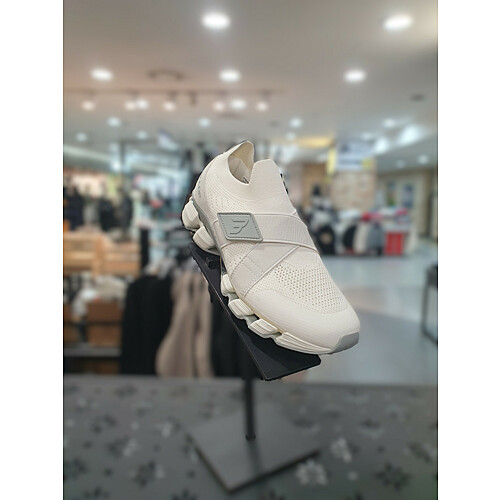 [마리오몰][밸롭] 밸롭 1+1 구매시 129000 워킹화 남여공용 스트랩 러닝화 티바트랩 5칼라 BB1TWKU005FK