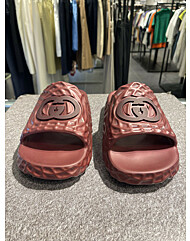 [GUCCI] 구찌 GG 인터로킹 남성 슬리퍼 770801 J8710 6251