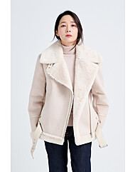 감성 가득 따스한 아이보리 에코 무스탕